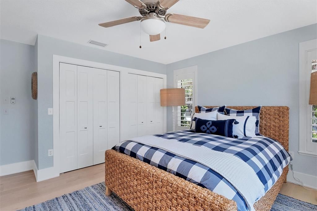 For Sale: $3,995,000 (3 beds, 2 baths, 2760 Square Feet)