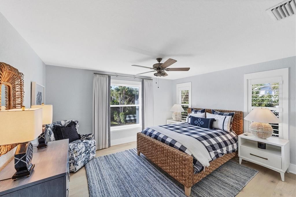 For Sale: $3,995,000 (3 beds, 2 baths, 2760 Square Feet)