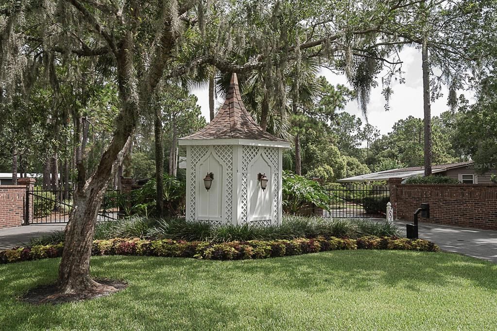 合同活跃: $239,900 (2 贝兹, 2 浴室, 1470 平方英尺)