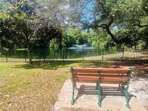 合同活跃: $239,900 (2 贝兹, 2 浴室, 1470 平方英尺)