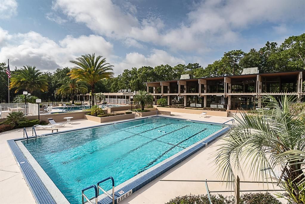 合同活跃: $239,900 (2 贝兹, 2 浴室, 1470 平方英尺)