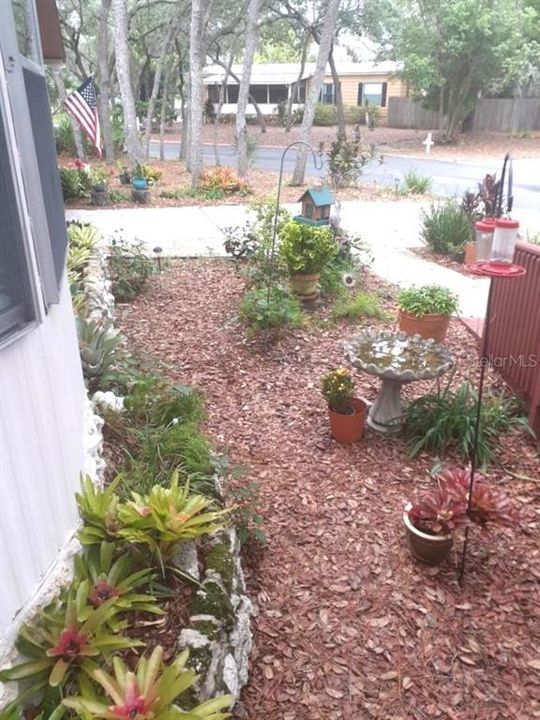 合同活跃: $239,900 (2 贝兹, 2 浴室, 1470 平方英尺)