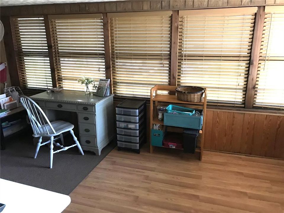 合同活跃: $239,900 (2 贝兹, 2 浴室, 1470 平方英尺)