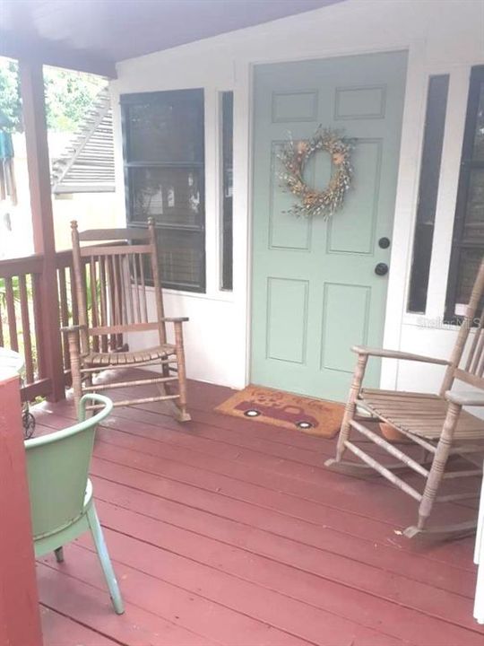 合同活跃: $239,900 (2 贝兹, 2 浴室, 1470 平方英尺)