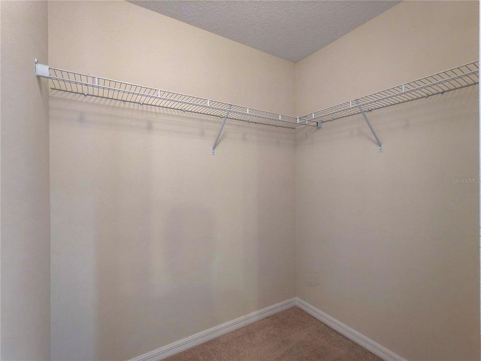 Active With Contract: $2,095 (2 beds, 2 baths, 1256 Square Feet)