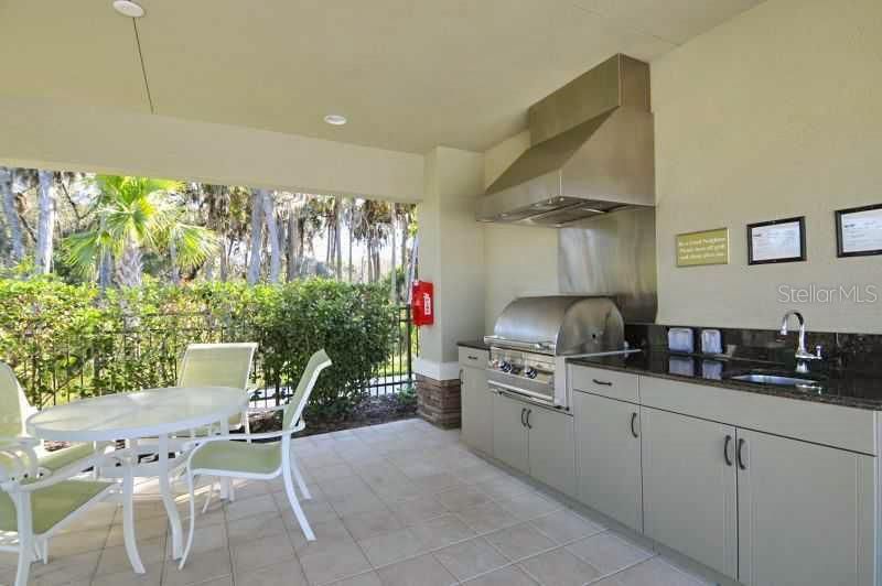 Active With Contract: $2,095 (2 beds, 2 baths, 1256 Square Feet)