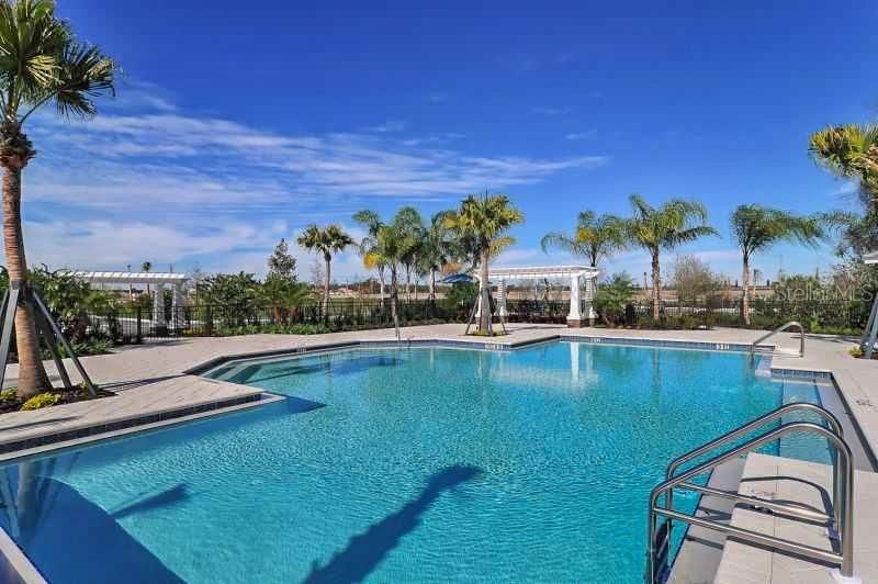 Active With Contract: $2,095 (2 beds, 2 baths, 1256 Square Feet)