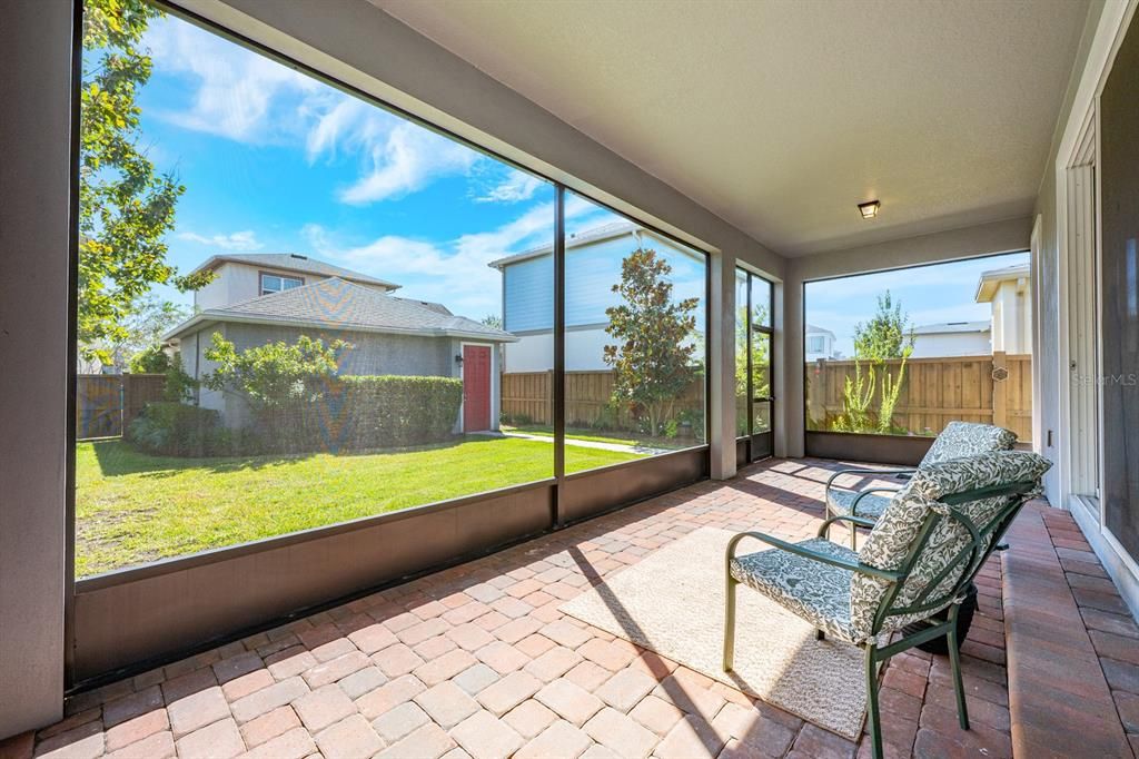 Под контрактом: $695,000 (4 спален, 3 ванн, 2318 Квадратных фут)