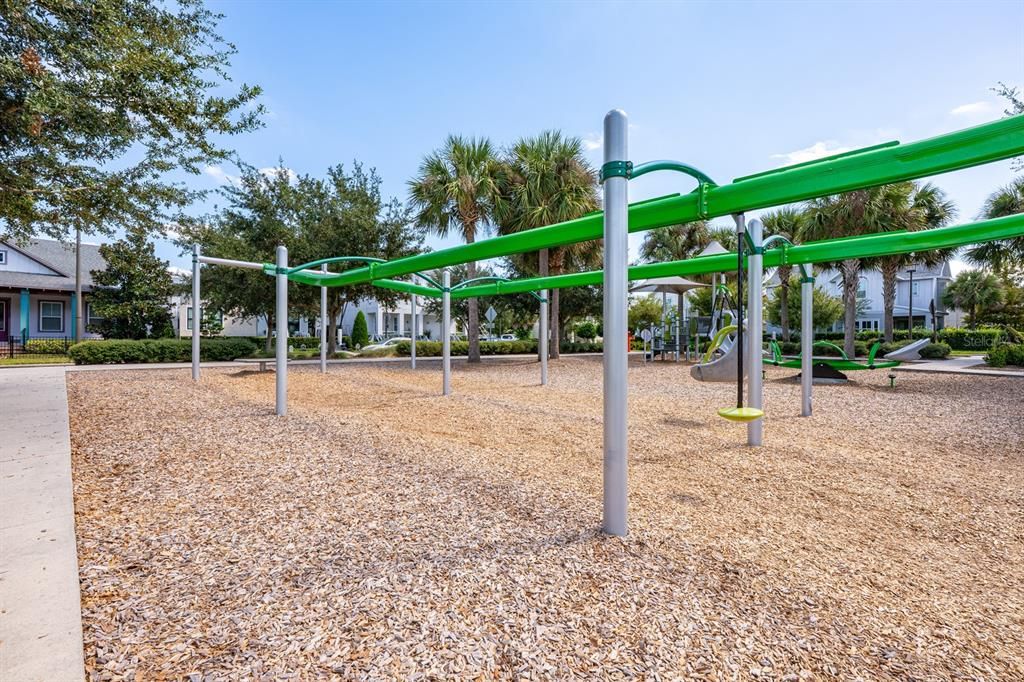 Под контрактом: $695,000 (4 спален, 3 ванн, 2318 Квадратных фут)