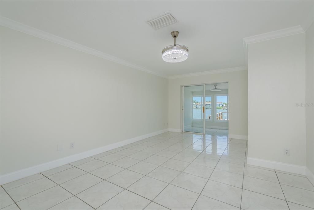 For Sale: $550,000 (2 beds, 2 baths, 1400 Square Feet)