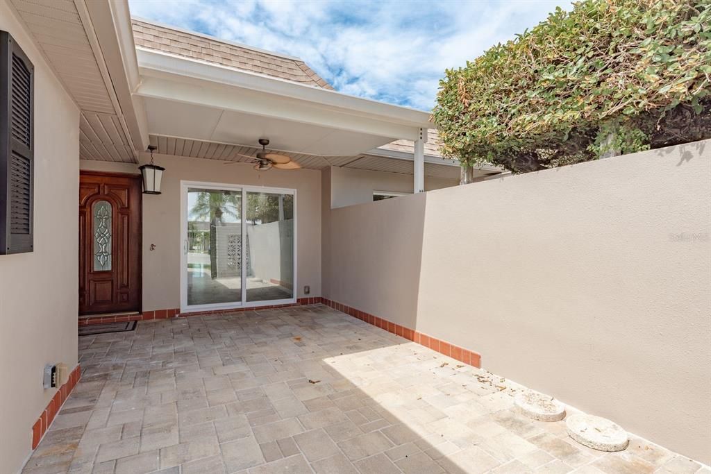 For Sale: $550,000 (2 beds, 2 baths, 1400 Square Feet)