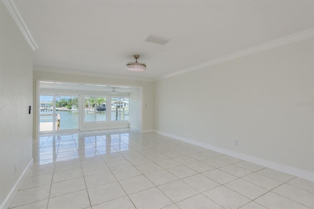 For Sale: $550,000 (2 beds, 2 baths, 1400 Square Feet)