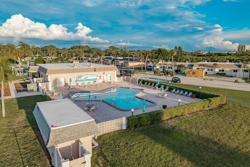 For Sale: $550,000 (2 beds, 2 baths, 1400 Square Feet)