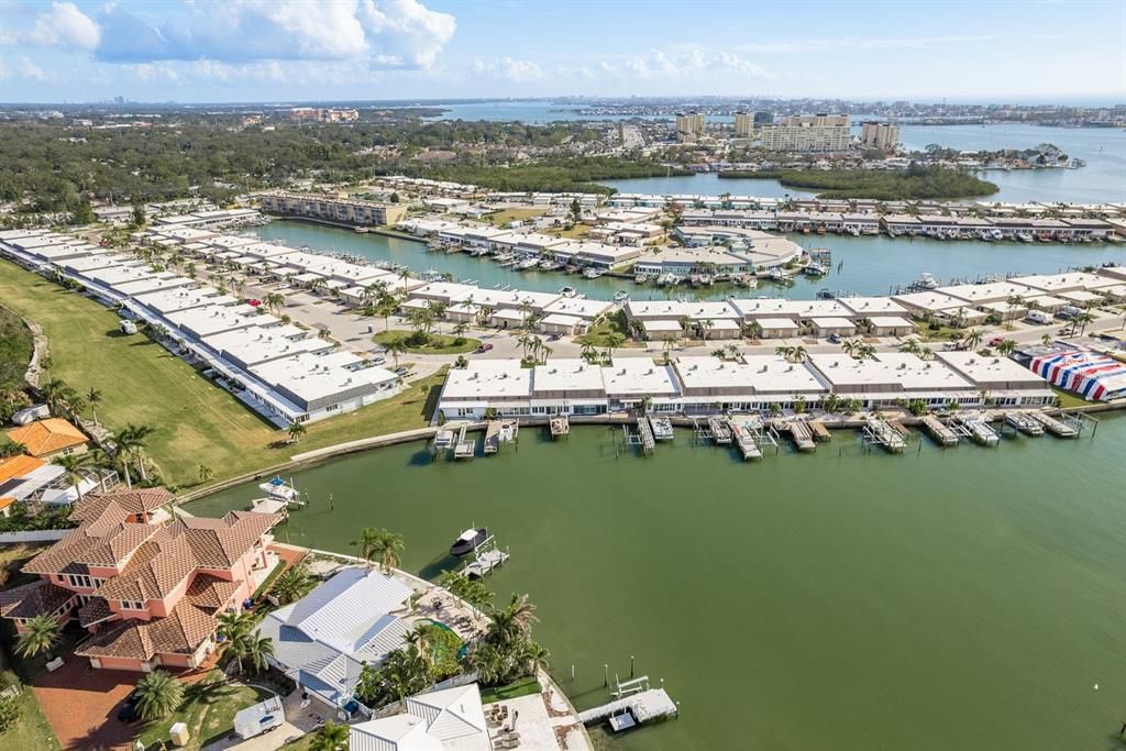 For Sale: $550,000 (2 beds, 2 baths, 1400 Square Feet)