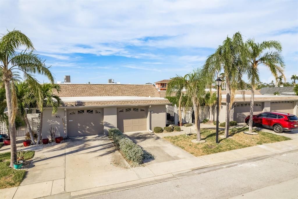 For Sale: $550,000 (2 beds, 2 baths, 1400 Square Feet)