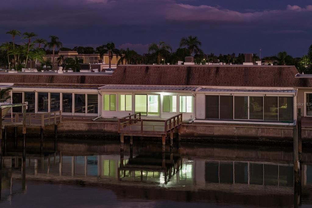 For Sale: $550,000 (2 beds, 2 baths, 1400 Square Feet)