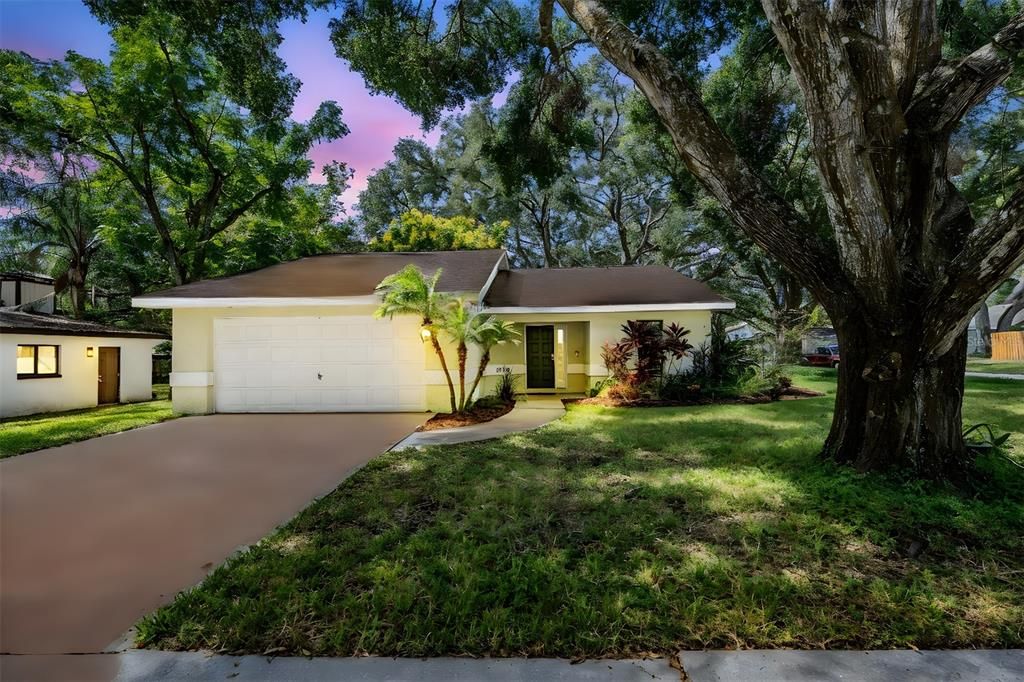 For Sale: $400,000 (3 beds, 2 baths, 1809 Square Feet)