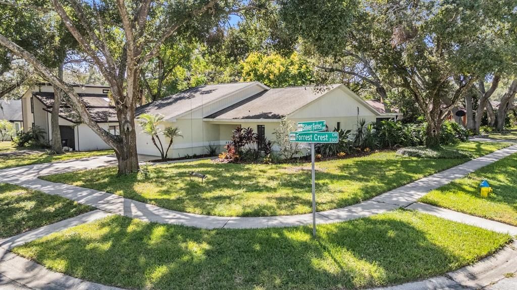 For Sale: $400,000 (3 beds, 2 baths, 1809 Square Feet)