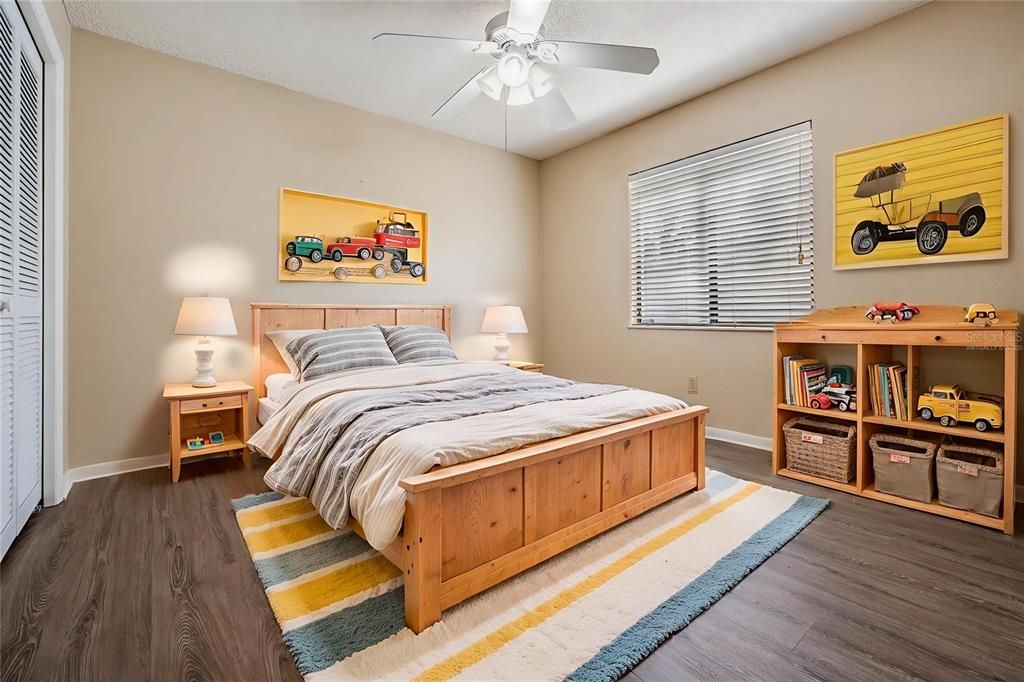 For Sale: $400,000 (3 beds, 2 baths, 1809 Square Feet)