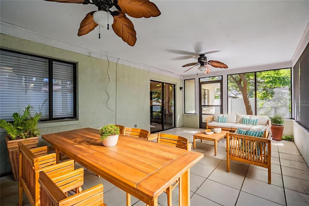 For Sale: $400,000 (3 beds, 2 baths, 1809 Square Feet)