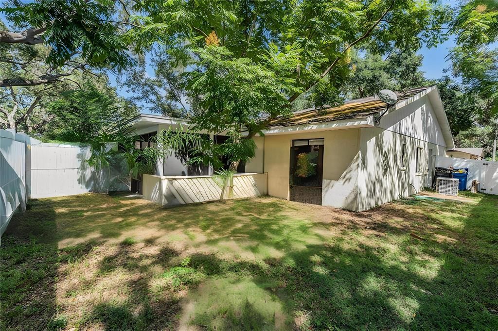 For Sale: $400,000 (3 beds, 2 baths, 1809 Square Feet)