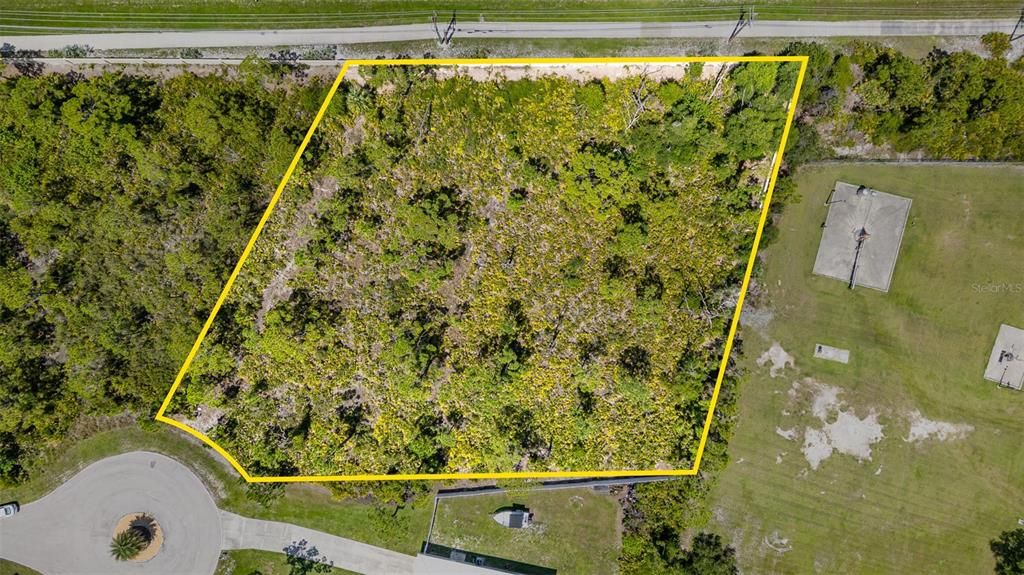 待售: $94,900 (1.24 acres)