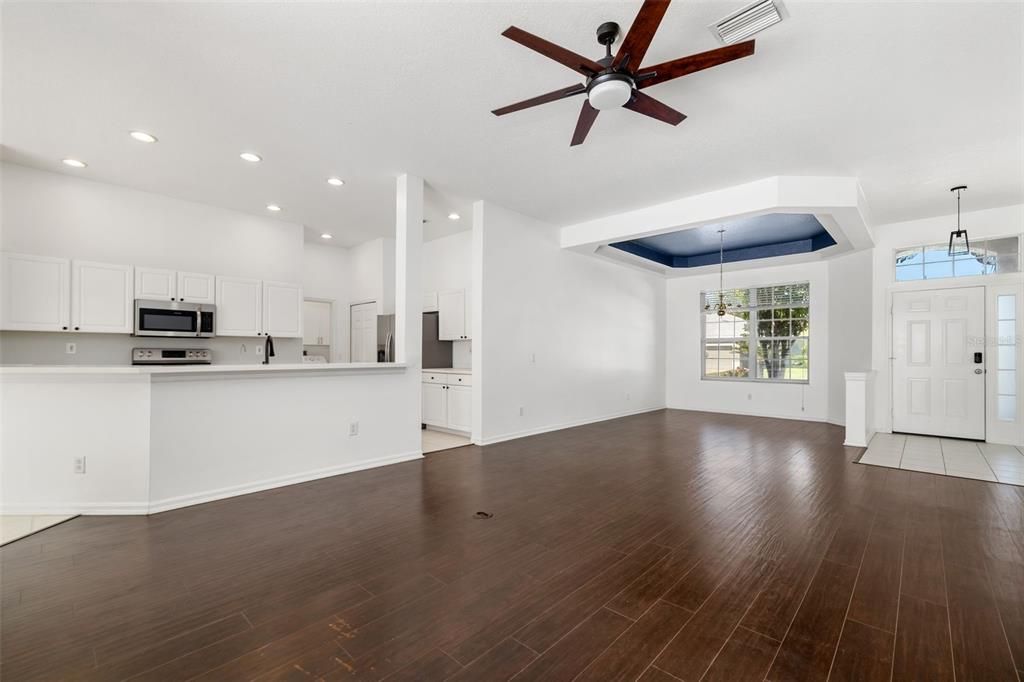 Active With Contract: $455,000 (3 beds, 2 baths, 1883 Square Feet)