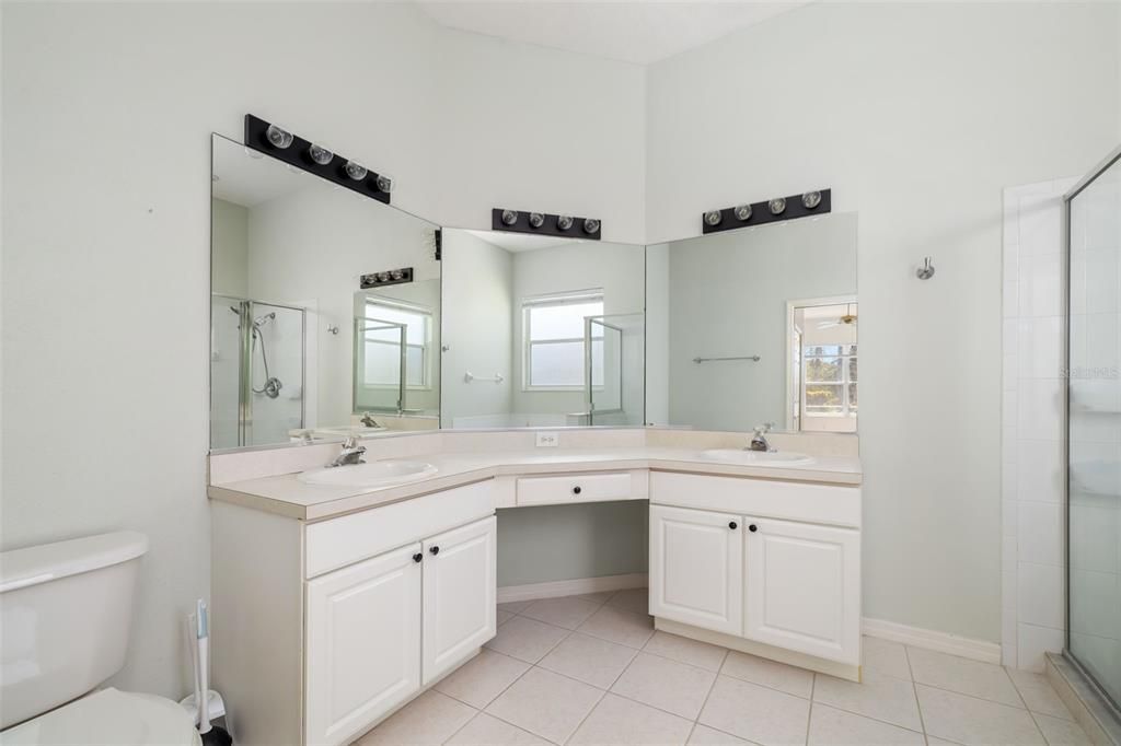 Active With Contract: $455,000 (3 beds, 2 baths, 1883 Square Feet)