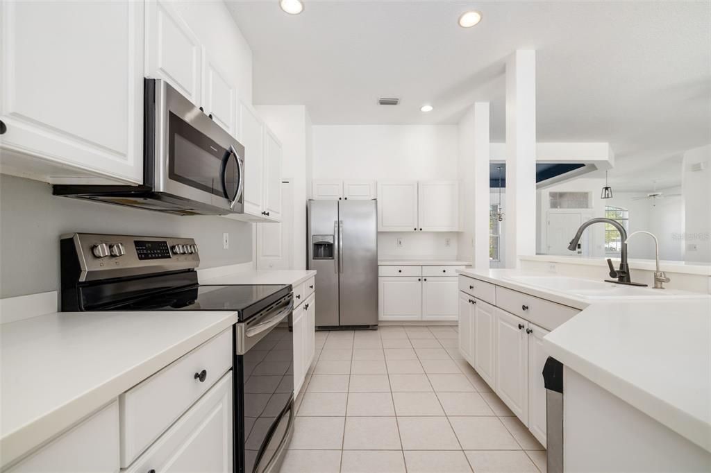 Active With Contract: $455,000 (3 beds, 2 baths, 1883 Square Feet)