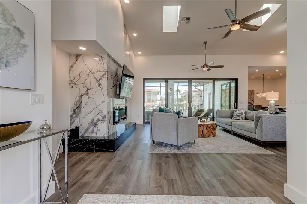 待售: $2,749,000 (4 贝兹, 3 浴室, 2995 平方英尺)