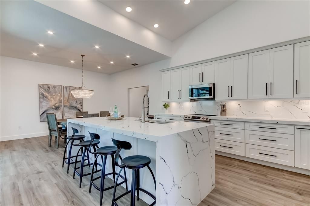 待售: $2,749,000 (4 贝兹, 3 浴室, 2995 平方英尺)