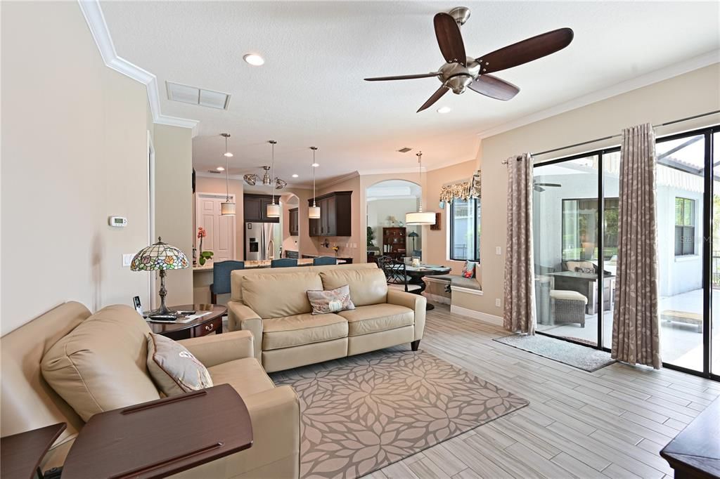 合同活跃: $759,900 (4 贝兹, 3 浴室, 3080 平方英尺)