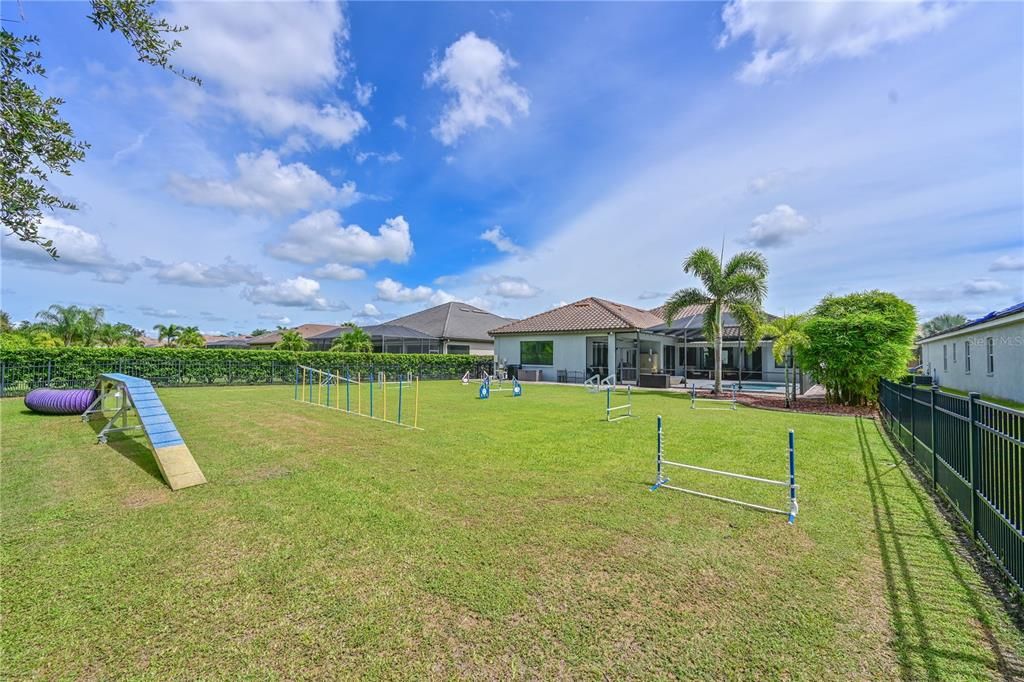 合同活跃: $759,900 (4 贝兹, 3 浴室, 3080 平方英尺)