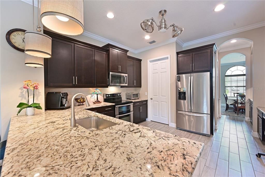 合同活跃: $759,900 (4 贝兹, 3 浴室, 3080 平方英尺)