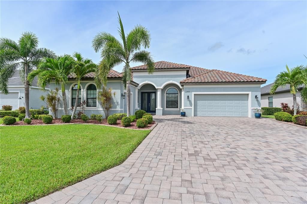 合同活跃: $759,900 (4 贝兹, 3 浴室, 3080 平方英尺)