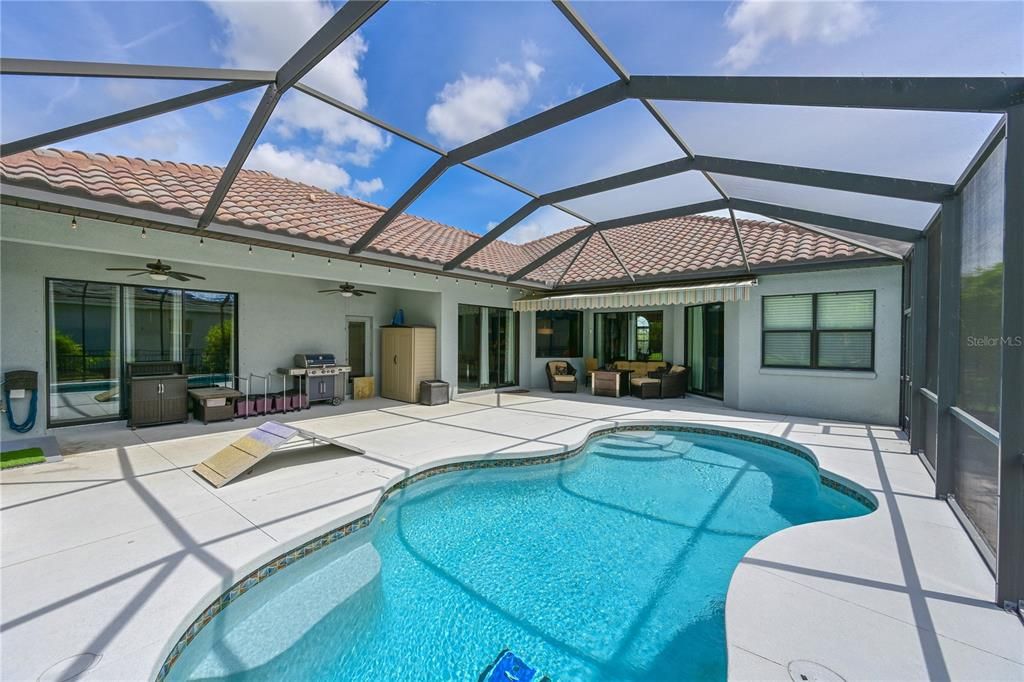 合同活跃: $759,900 (4 贝兹, 3 浴室, 3080 平方英尺)