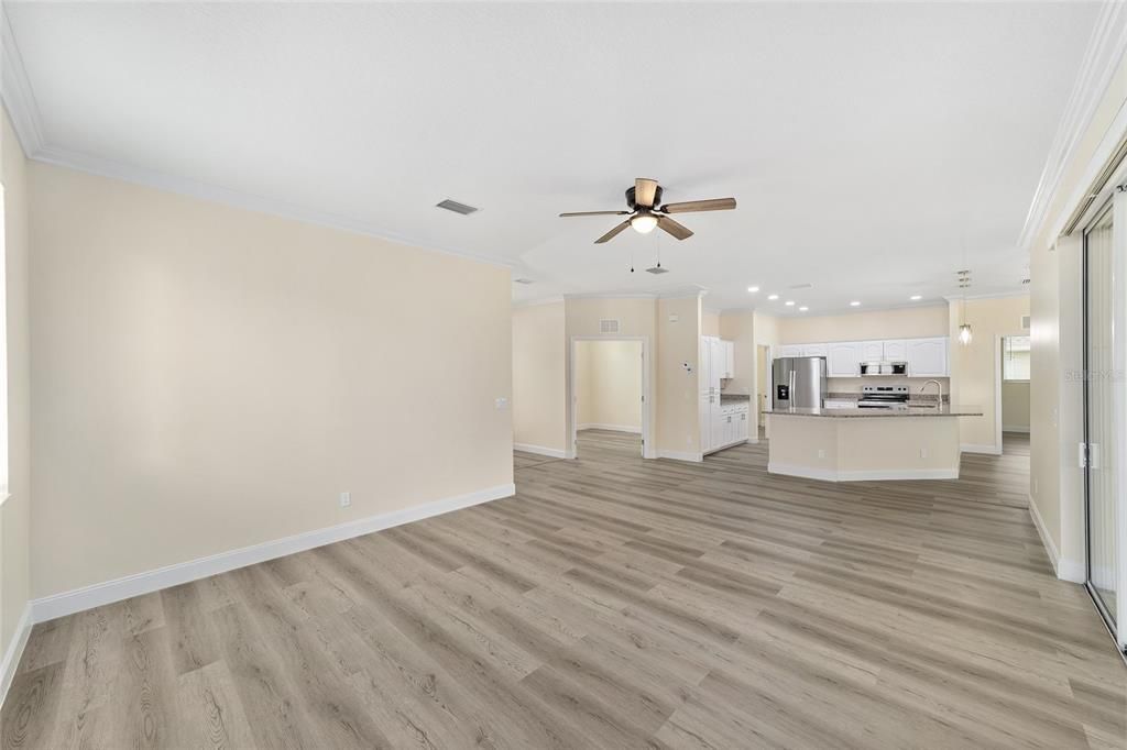 Под контрактом: $275,000 (3 спален, 2 ванн, 1683 Квадратных фут)