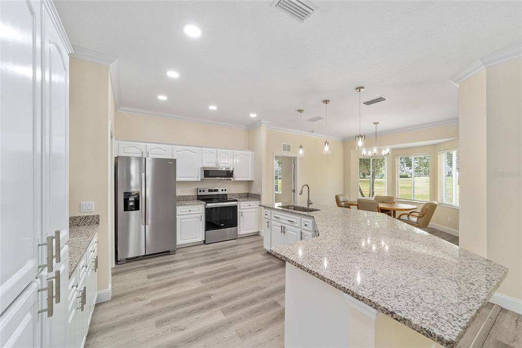 Под контрактом: $275,000 (3 спален, 2 ванн, 1683 Квадратных фут)