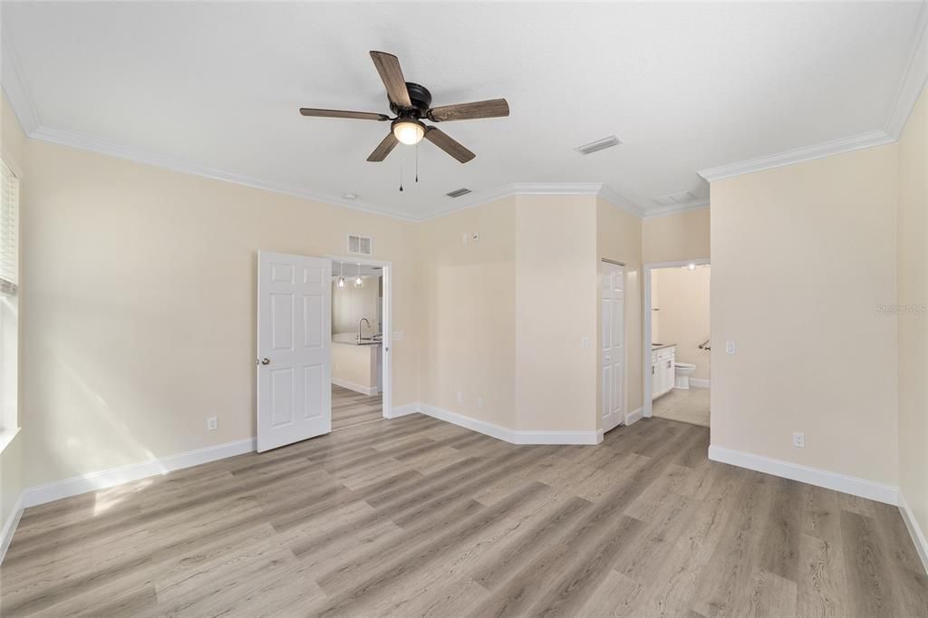 Под контрактом: $275,000 (3 спален, 2 ванн, 1683 Квадратных фут)