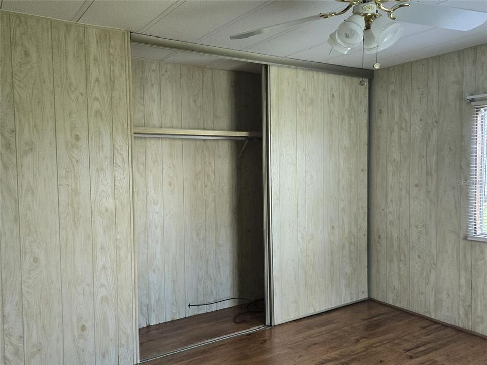 For Sale: $125,000 (2 beds, 1 baths, 784 Square Feet)