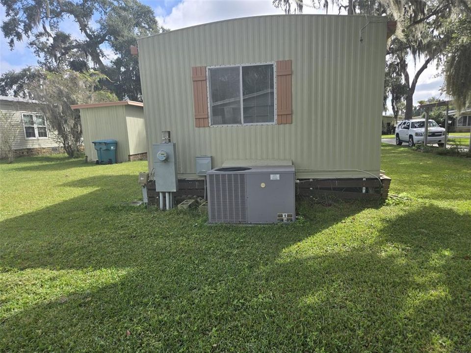 For Sale: $125,000 (2 beds, 1 baths, 784 Square Feet)