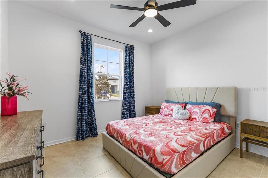 Под контрактом: $524,999 (4 спален, 3 ванн, 2207 Квадратных фут)