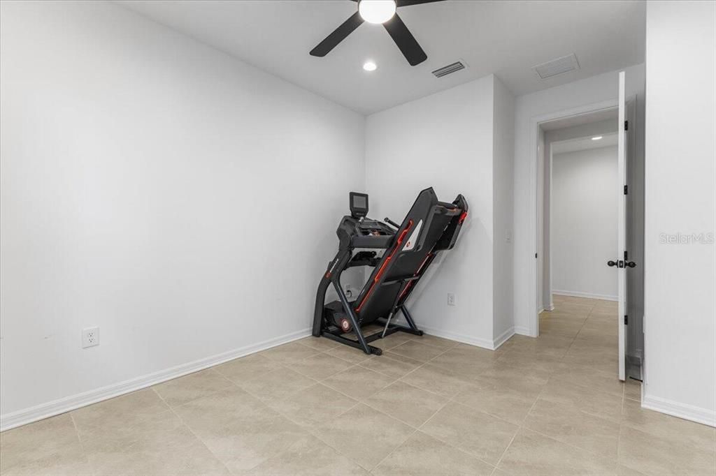 Под контрактом: $524,999 (4 спален, 3 ванн, 2207 Квадратных фут)