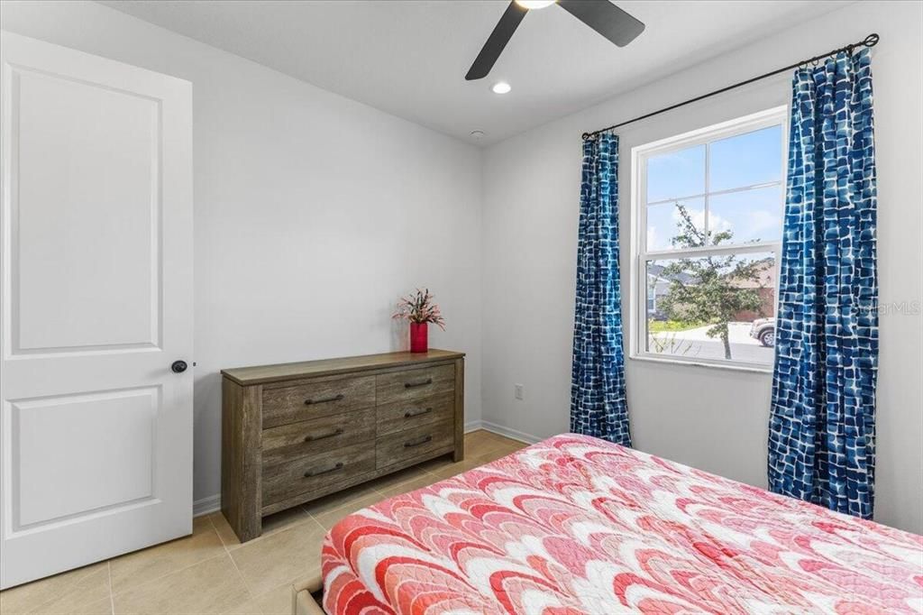 Под контрактом: $524,999 (4 спален, 3 ванн, 2207 Квадратных фут)