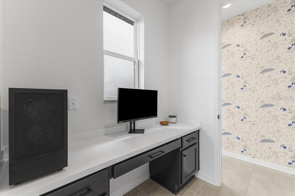 Под контрактом: $524,999 (4 спален, 3 ванн, 2207 Квадратных фут)