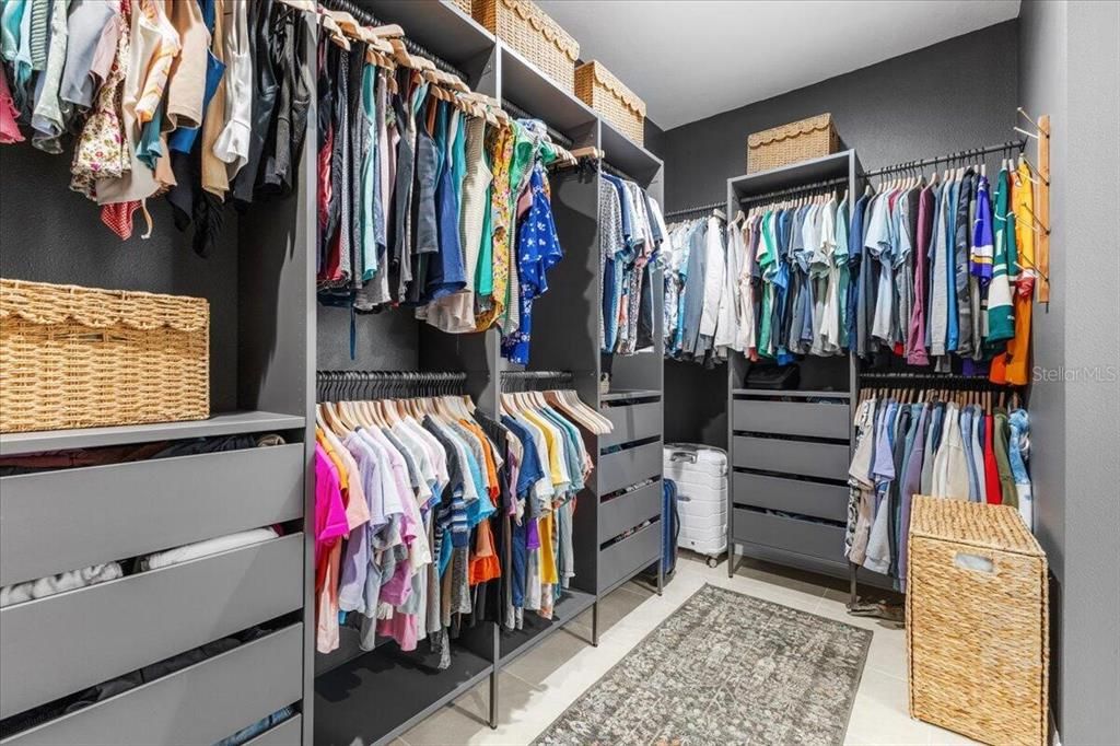 Под контрактом: $524,999 (4 спален, 3 ванн, 2207 Квадратных фут)