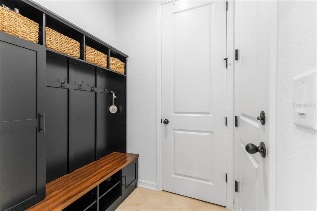 Под контрактом: $524,999 (4 спален, 3 ванн, 2207 Квадратных фут)