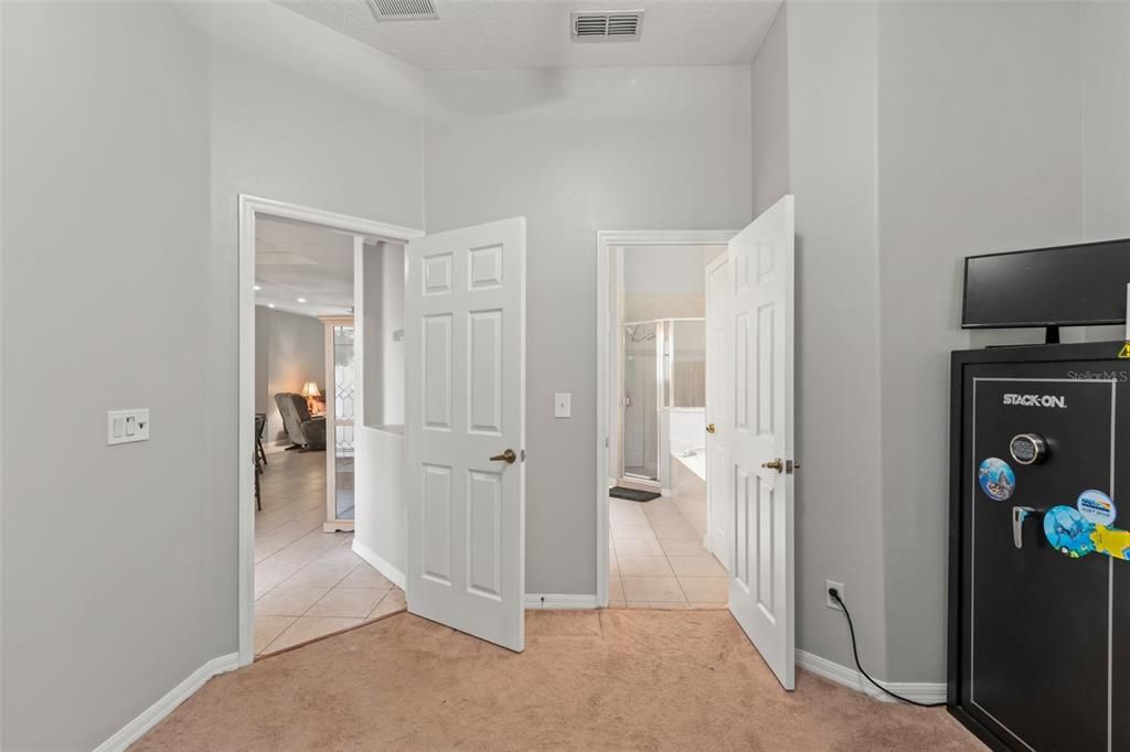 En Venta: $415,000 (4 camas, 2 baños, 2017 Pies cuadrados)