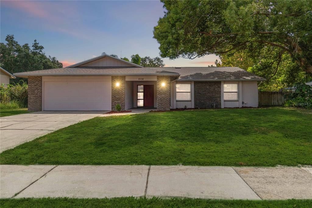 Недавно продано: $550,000 (4 спален, 2 ванн, 1902 Квадратных фут)