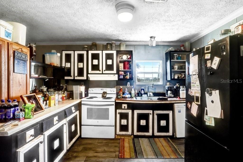 For Sale: $189,900 (3 beds, 2 baths, 1344 Square Feet)